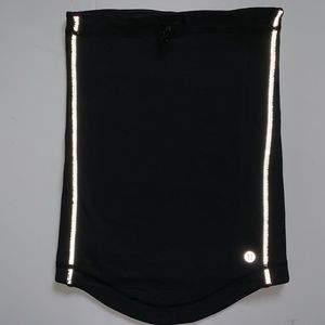 Lululemon black reflective neck warmer